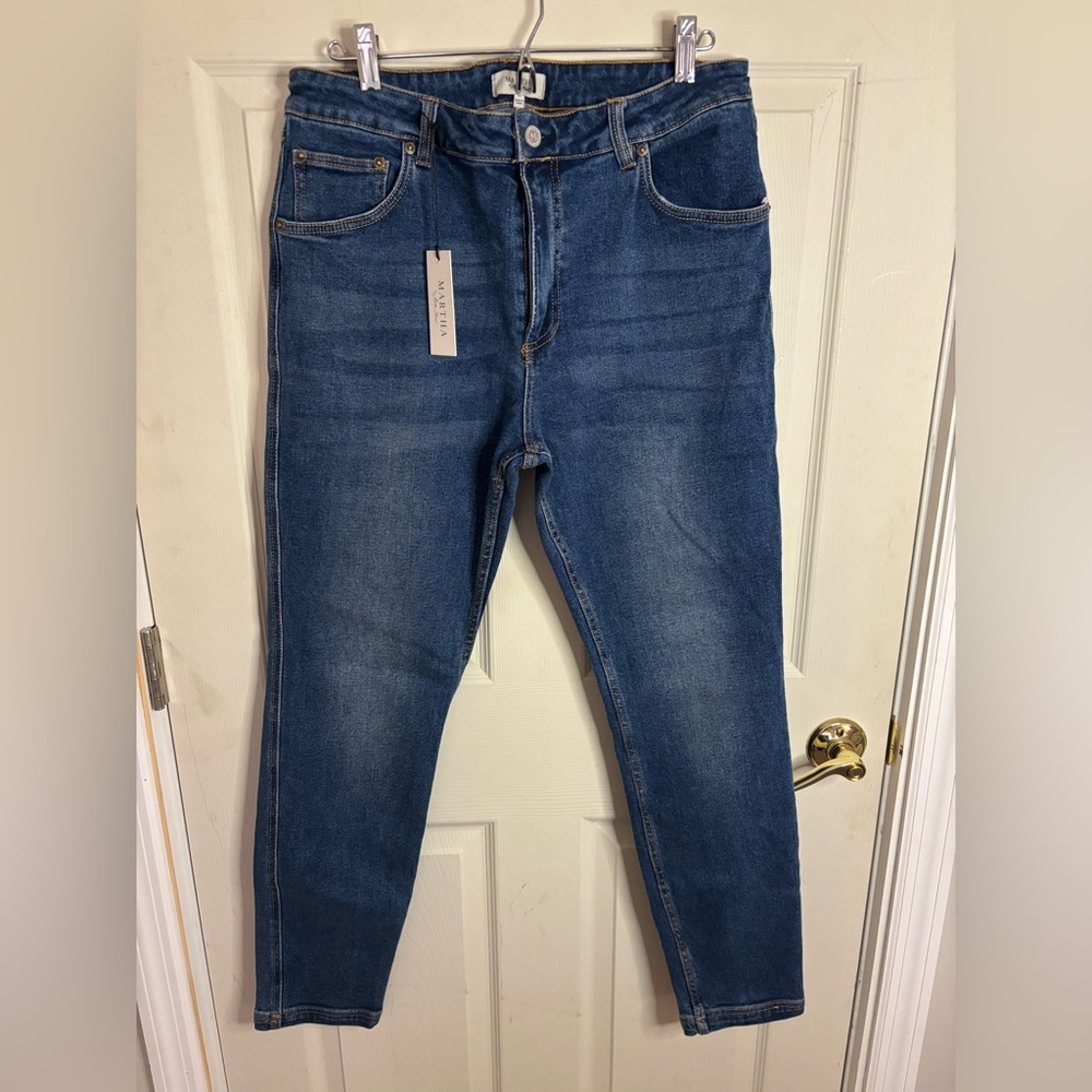 Mid rise Martha Stewart skinny jean
